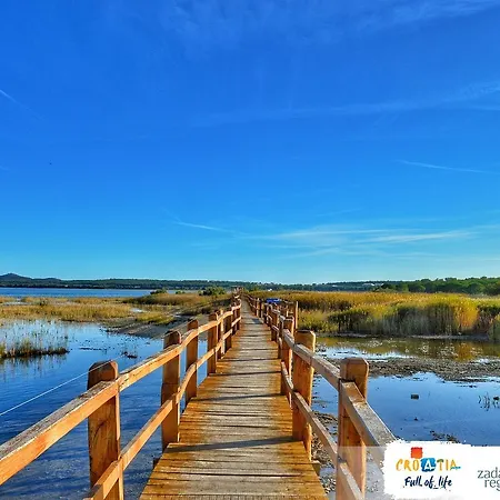 Camping Vransko Jezero - Crkvine 4*