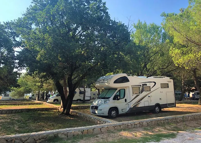 Vransko Jezero - Crkvine Pakoštane