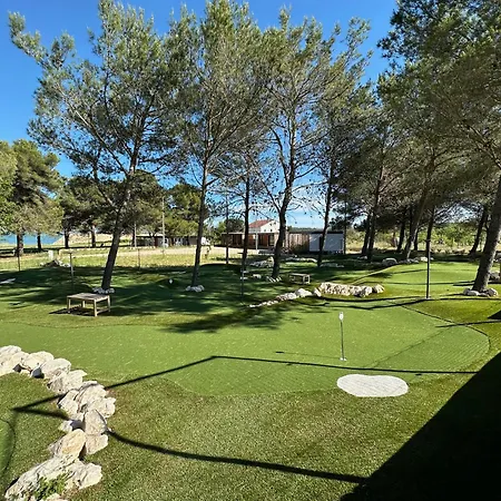 Kamp Vransko Jezero - Crkvine Pakostane