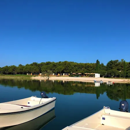 Kamp Vransko Jezero - Crkvine Pakostane
